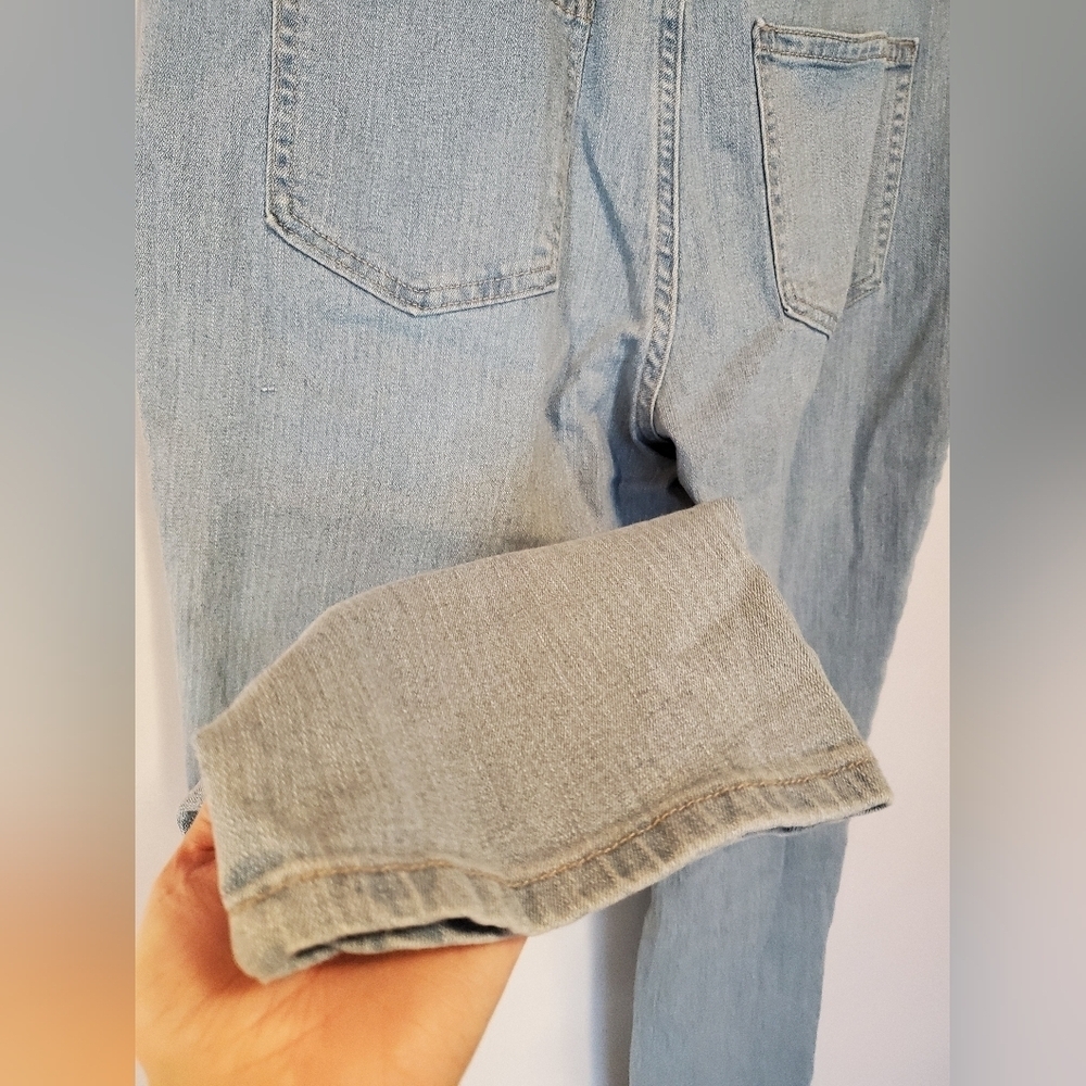 Light Blue Denim Cropped Jeans - Picture 5 of 9